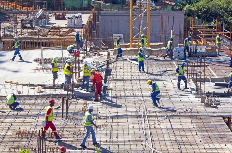 quantity-surveyor-cape-town-busy-construction-site-min